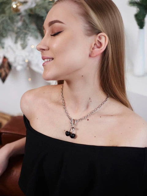 Black Cherry Volumetric Chain Buckle Lock Metallic Necklace - Froppin