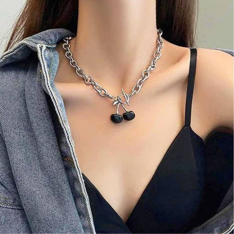 Black Cherry Volumetric Chain Buckle Lock Metallic Necklace - Froppin