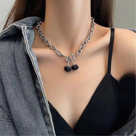 Black Cherry Volumetric Chain Necklace - Froppin