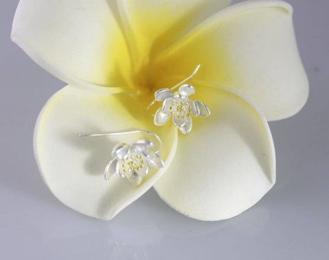 Gold Bridal Flower Earrings - Froppin