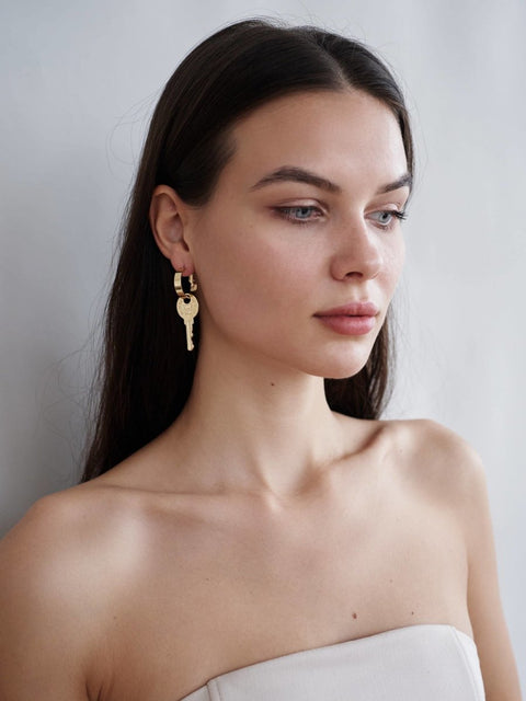 Golden Keys Dangle Earrings Metallic Keys Realistic Earrings - Froppin