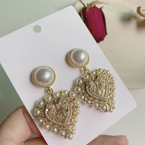 Heart gold earrings, shiny gift earrings, heart earrings, love earrings, metal earrings, bow tie earrings, elegant earrings, dangle earrings - Froppin
