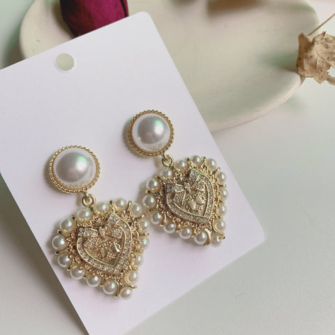 Heart gold earrings, shiny gift earrings, heart earrings, love earrings, metal earrings, bow tie earrings, elegant earrings, dangle earrings - Froppin