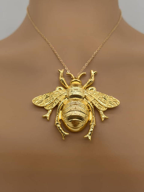 Honeybee Necklace, Large Bee Pendant, Gold Chain Travel Necklace, Bug Pendant, Insect Pendant, Girly Pendant Charm Necklace, Animal Necklace - Froppin