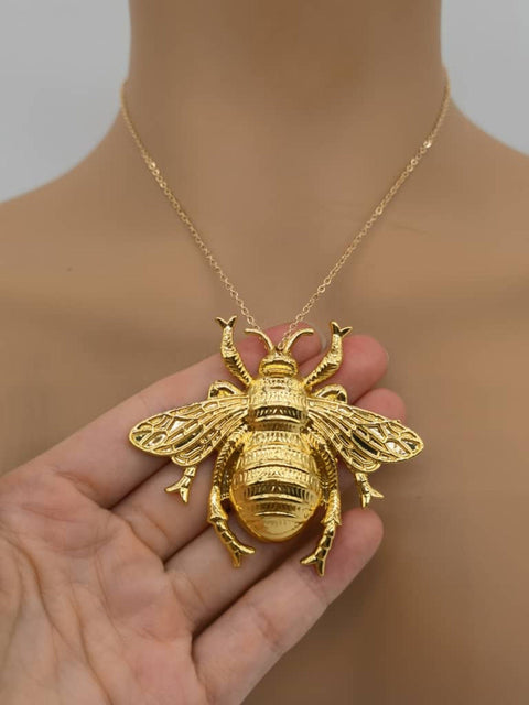 Honeybee Necklace, Large Bee Pendant, Gold Chain Travel Necklace, Bug Pendant, Insect Pendant, Girly Pendant Charm Necklace, Animal Necklace - Froppin