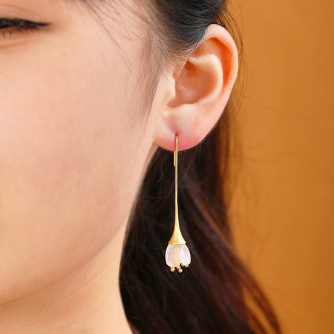 Lily Bridal Flower Earrings Minimalist Earrings, Crystal Earrings Bridesmaid Earrings Floral Earrings, Delicate Earrings Hypoallergenic Gift - Froppin