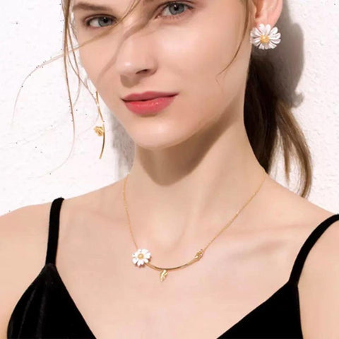 Long Mismatched Daisy Earrings - Froppin