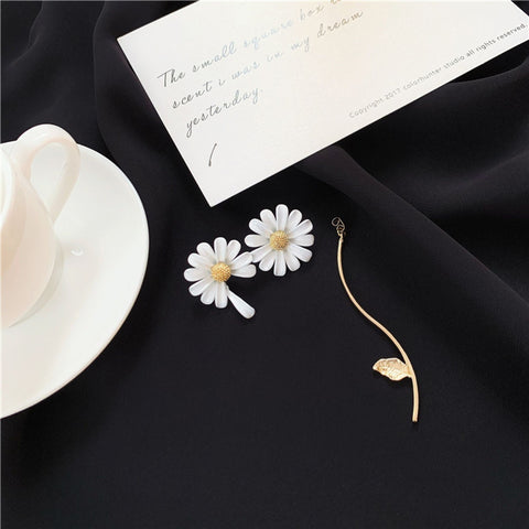 Long Mismatched Daisy Earrings, White Flower Earrings, Daisy Stud Earrings, Gold Leaf Earrings Dainty Floral Jewelry Minimalist Flower Studs - Froppin