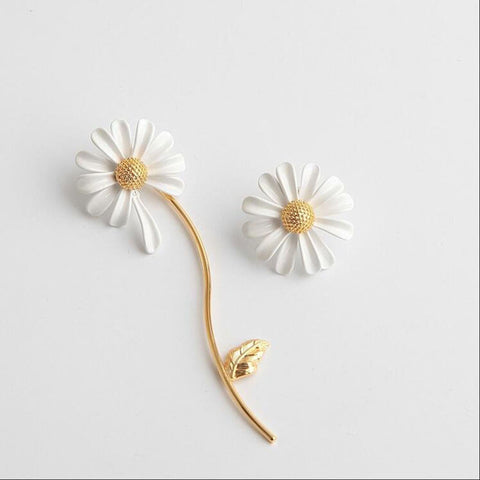 Long Mismatched Daisy Earrings, White Flower Earrings, Daisy Stud Earrings, Gold Leaf Earrings Dainty Floral Jewelry Minimalist Flower Studs - Froppin