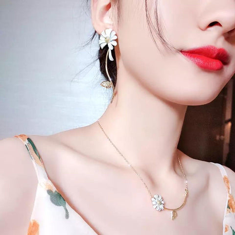 Long Mismatched Daisy Earrings, White Flower Earrings, Daisy Stud Earrings, Gold Leaf Earrings Dainty Floral Jewelry Minimalist Flower Studs - Froppin