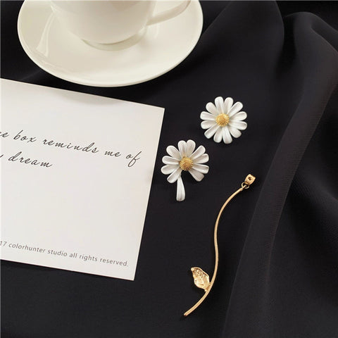 Long Mismatched Daisy Earrings, White Flower Earrings, Daisy Stud Earrings, Gold Leaf Earrings Dainty Floral Jewelry Minimalist Flower Studs - Froppin