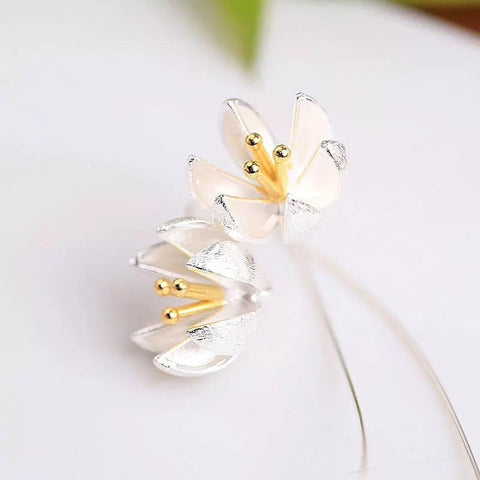 Minimalist Flower Earrings Gold Floral Earrings, Bridal Flower Earrings Tiny Silver Earrings, Delicate Spring Flower Earrings Petal Earrings - Froppin
