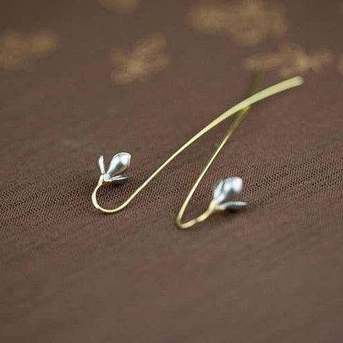 Minimalist Flower Earrings, Gold Lily Earrings, Bridal Flower Earrings, Hypoallergenic Floral Earrings Petal Jewelry Wedding Bridal Earrings - Froppin