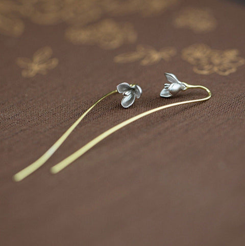 Minimalist Flower Earrings, Gold Lily Earrings, Bridal Flower Earrings, Hypoallergenic Floral Earrings Petal Jewelry Wedding Bridal Earrings - Froppin