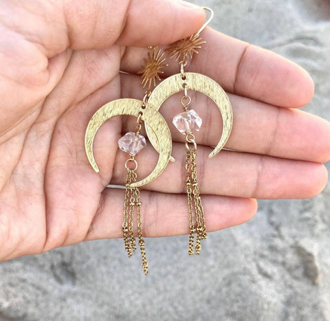 Moon Raw Crystal Earrings, Crescent Minimalist Pink Diamond Earrings, Gold Chain Clear Rough Stone Earrings, Sun Solar System Moon Earrings - Froppin