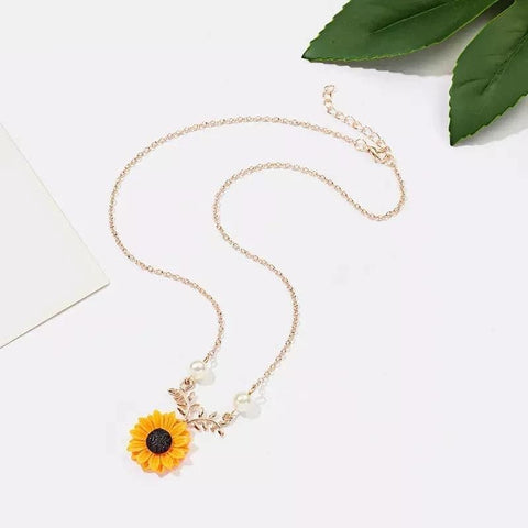 Sunflower and Pearls Nature Inspired Necklace - Froppin