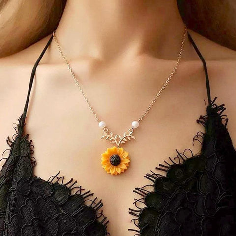Sunflower and Pearls Nature Inspired Necklace - Froppin