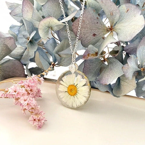 White Daisy necklace, spring pendant, nature floral chain, daffodils necklace, transparent flower necklace, elegant plant stainless steel - Froppin