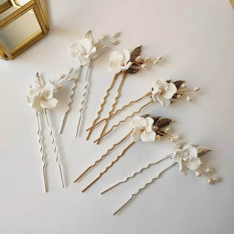 White Flower Bridal Hair Pin, Pearl Wedding Hair Holder, Clay Flower Hair pin Bridal, Pearl Hairpin, flower lily, Wedding Bridal Hair Piece - Froppin