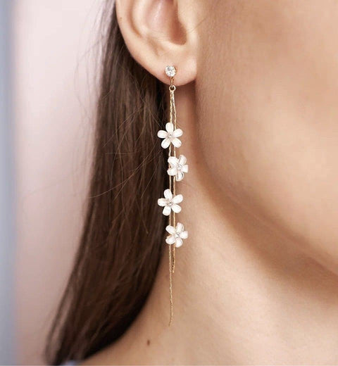 White Flowers Golden Threads Earrings - Froppin